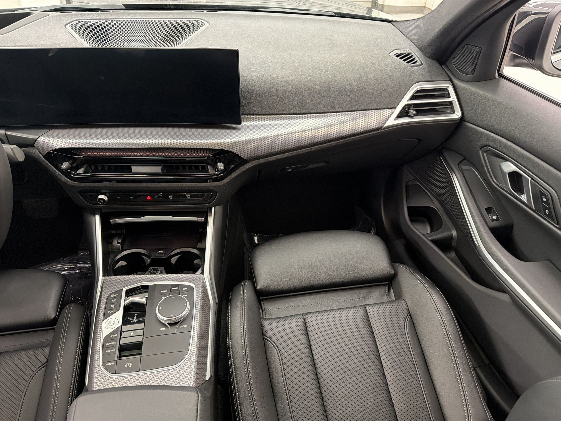 Certified 2026 BMW 330i Sedan RWD image 30