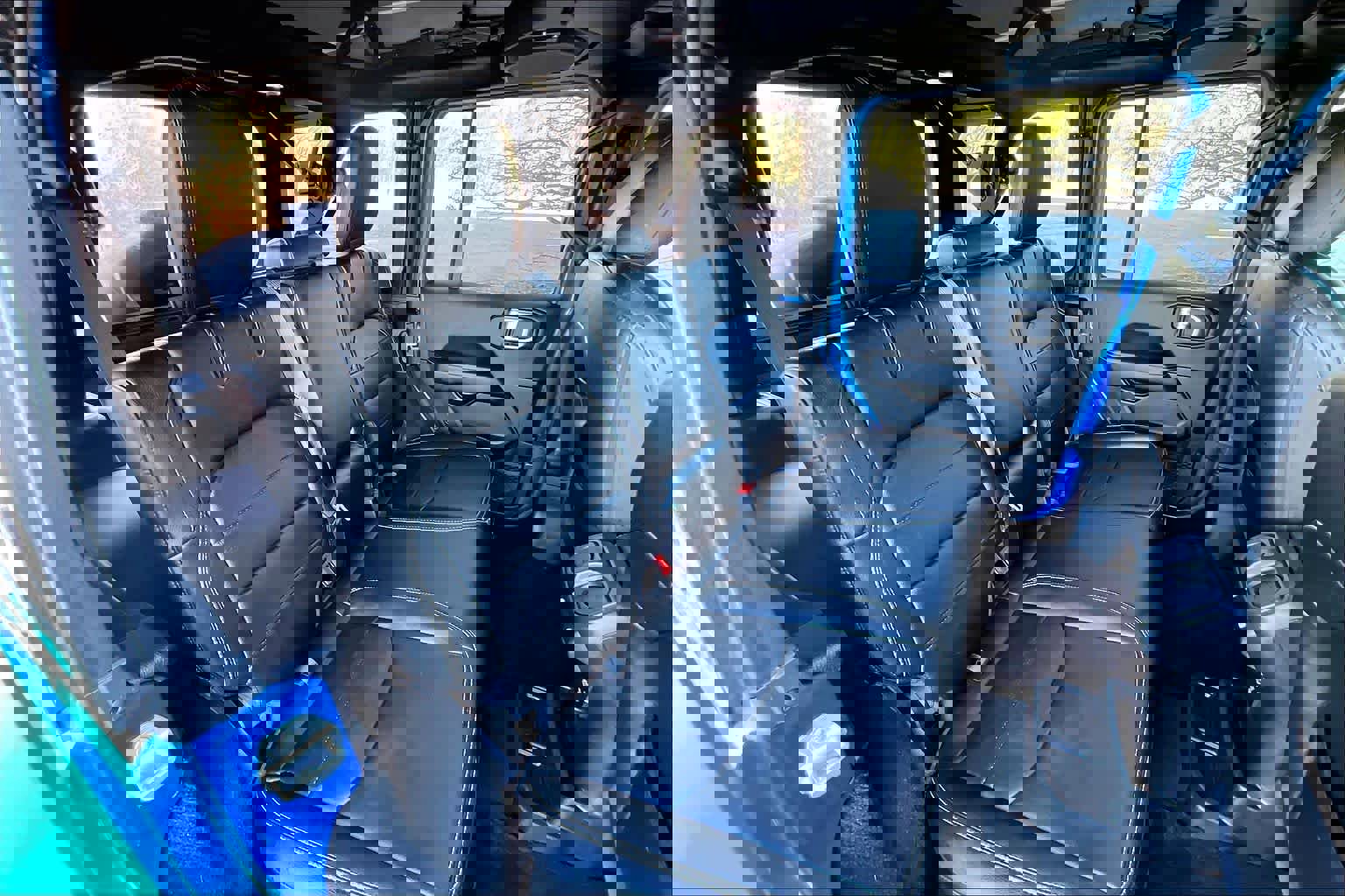 Used 2022 Jeep Wrangler Unlimited Sahara w/ Cold Weather Group image 19