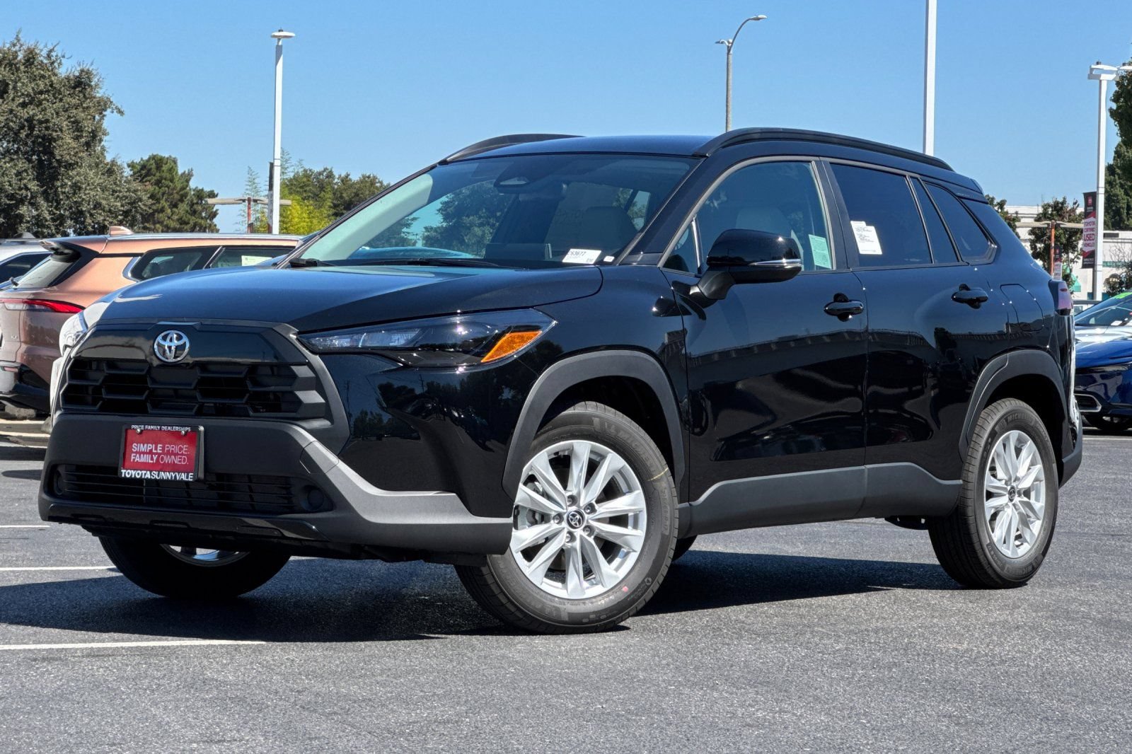 New 2026 Toyota Corolla Cross LE w/ Moonroof Package FWD image 2