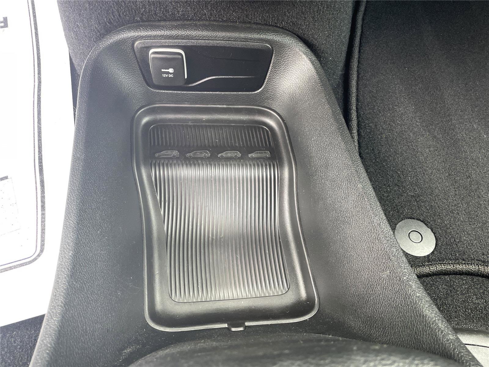 Used 2025 Chrysler Pacifica Select FWD image 20