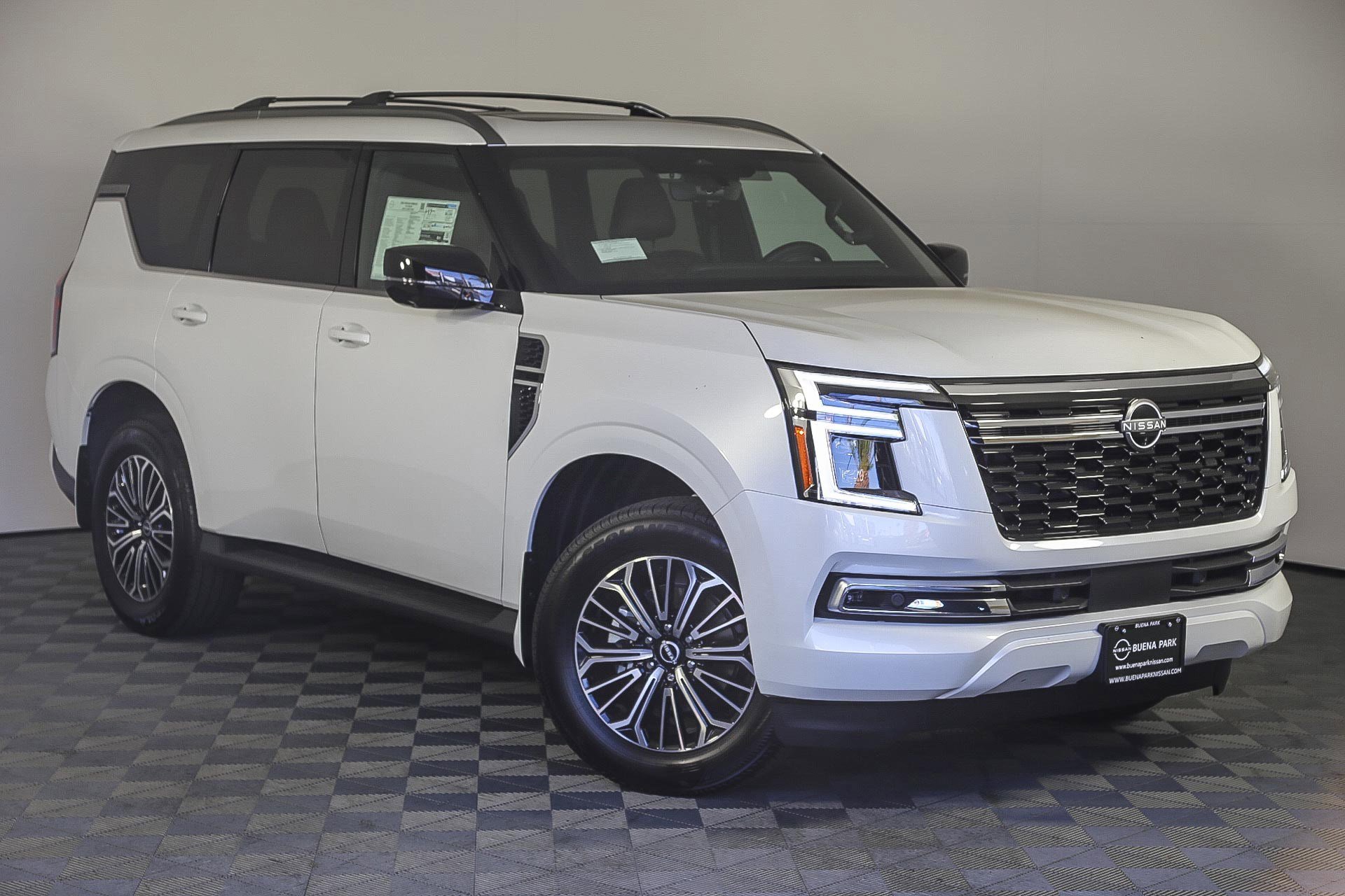New 2025 Nissan Armada Platinum w/ Convenience Package image 1