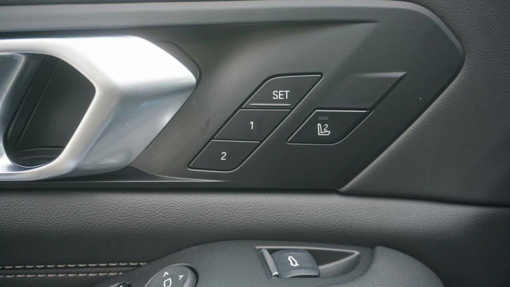 New 2026 BMW X5 xDrive40i w/ M Sport Package AWD/4WD image 11