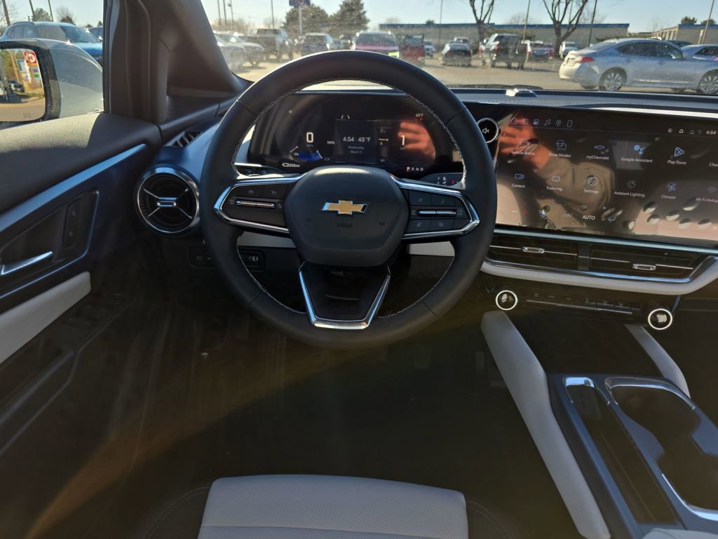 New 2026 Chevrolet Equinox EV LT AWD/4WD image 13