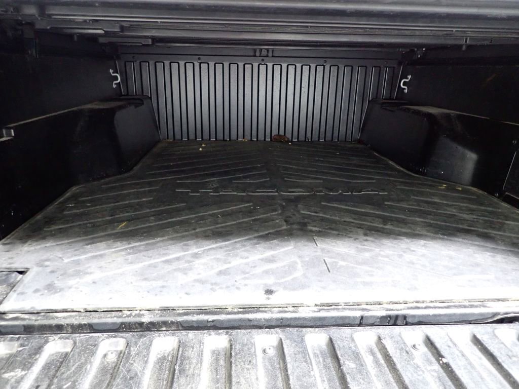 Used 2023 Toyota Tacoma TRD Off-Road w/ TRD Premium Off Road Package image 17