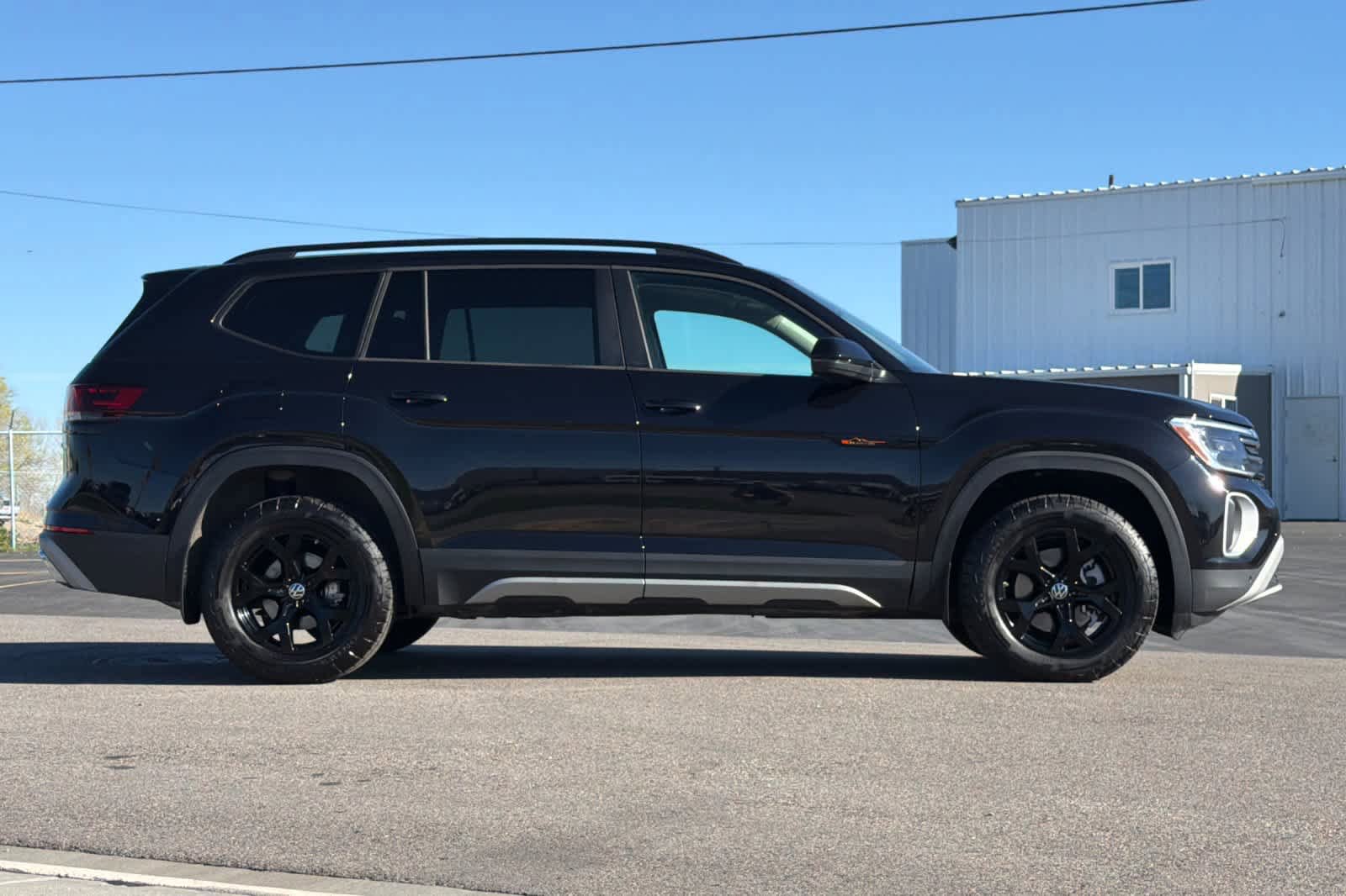 Used 2025 Volkswagen Atlas Peak Edition SE image 8