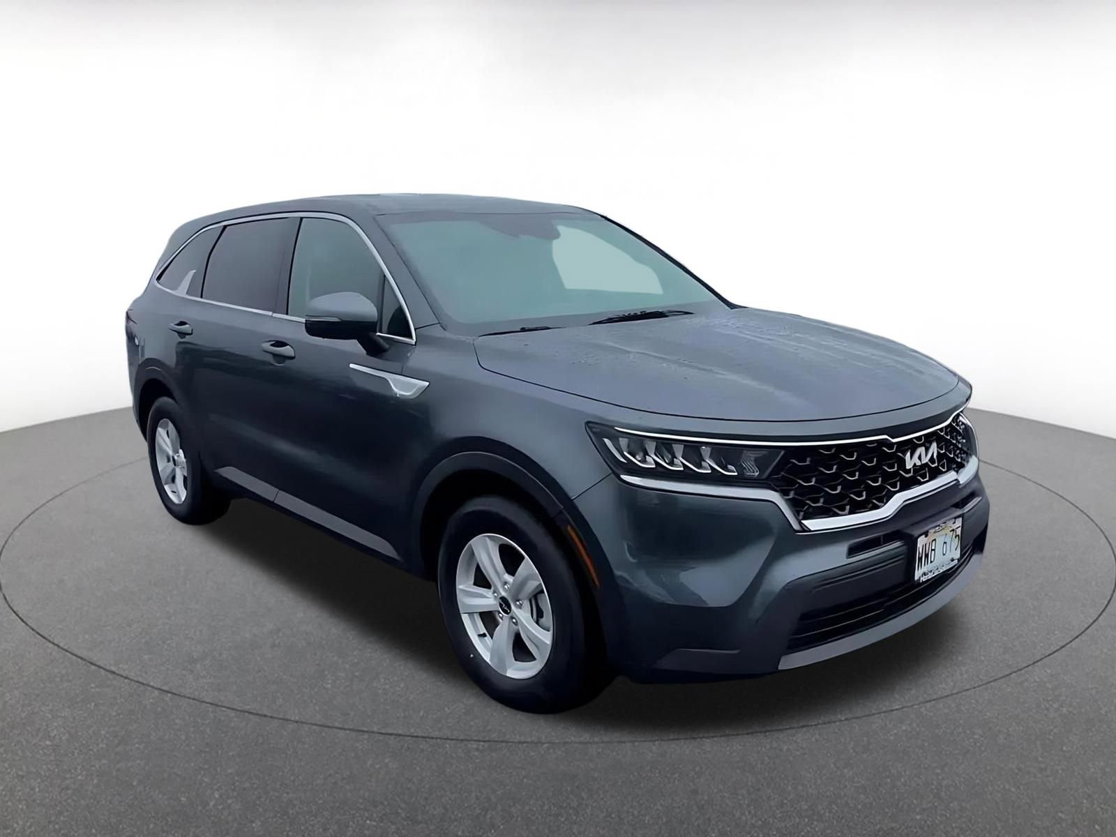 Used 2023 Kia Sorento LX image 3