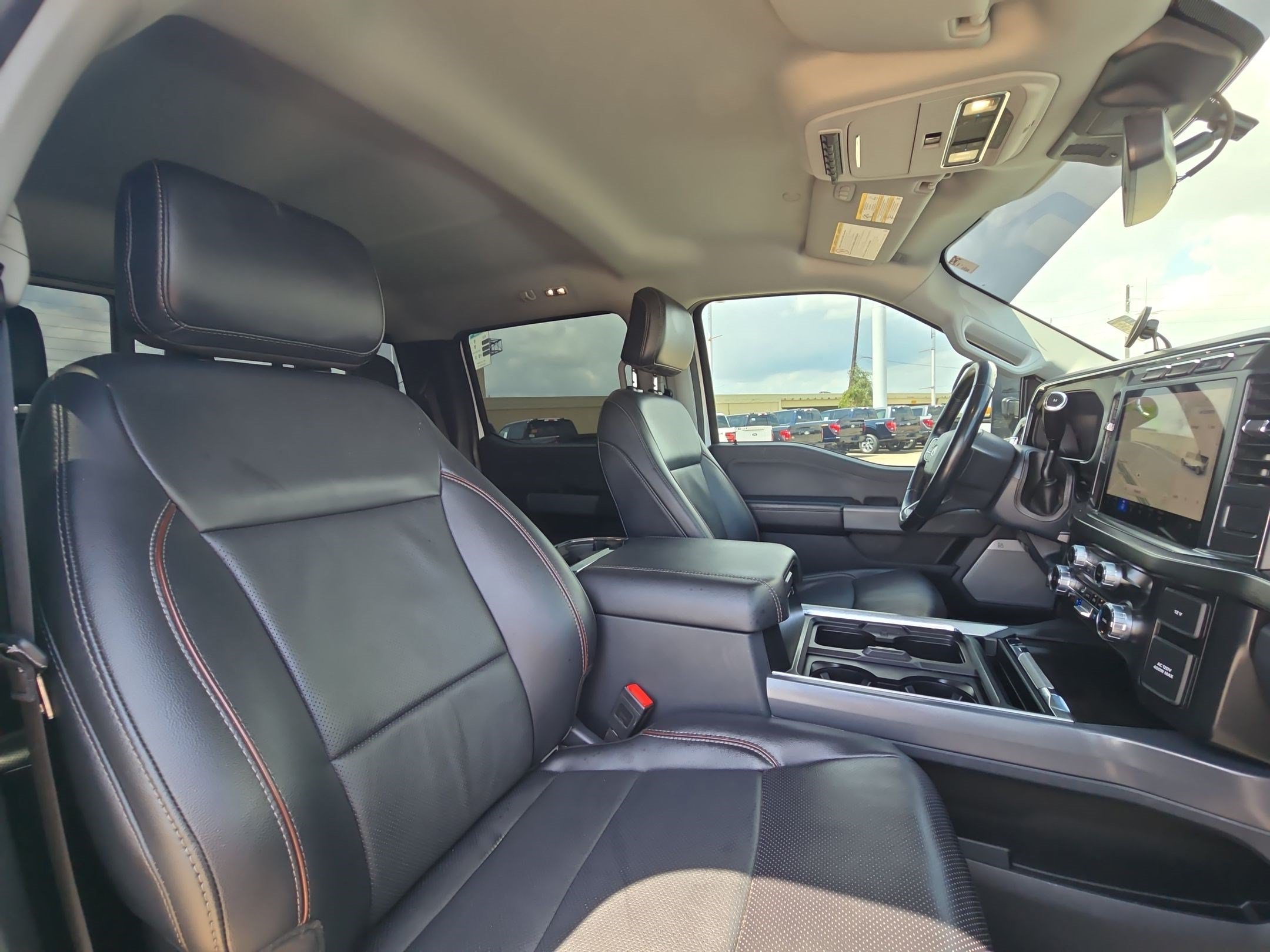 Used 2024 Ford F250 Lariat w/ Black Appearance Package AWD/4WD image 32