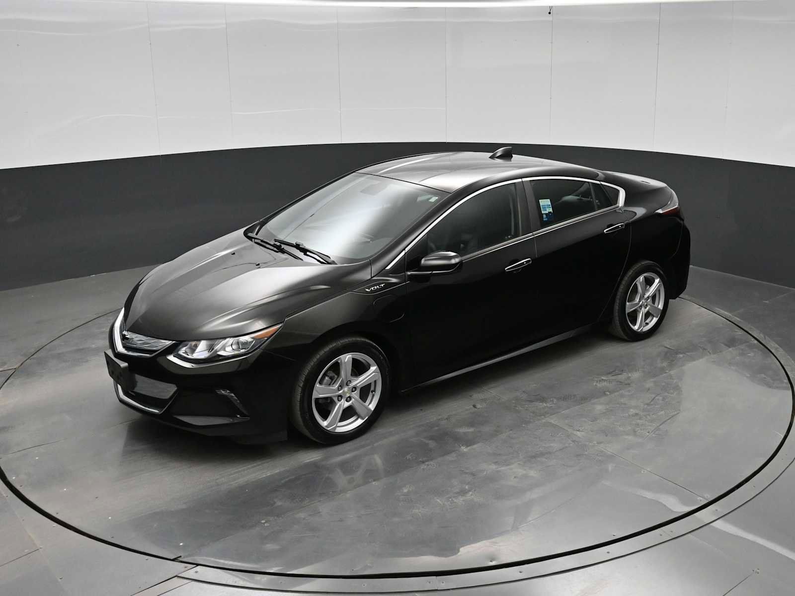 Used 2018 Chevrolet Volt LT w/ Comfort Package FWD image 26