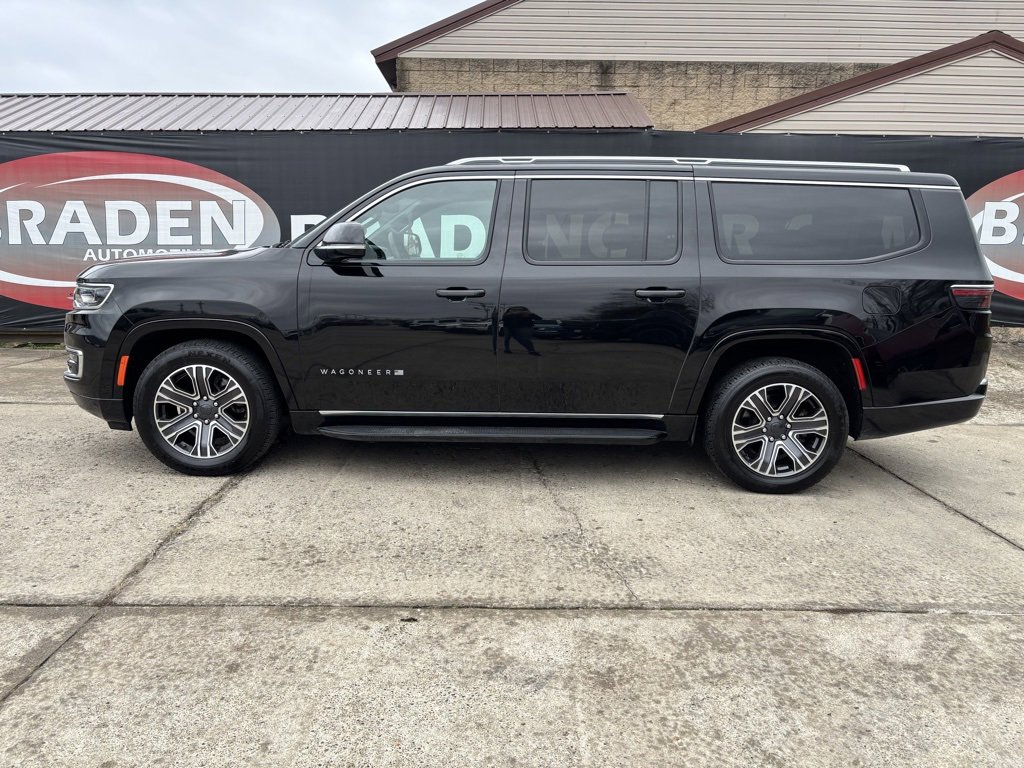 Used 2024 Jeep Wagoneer L Series II w/ Flexible Seating Group image 4