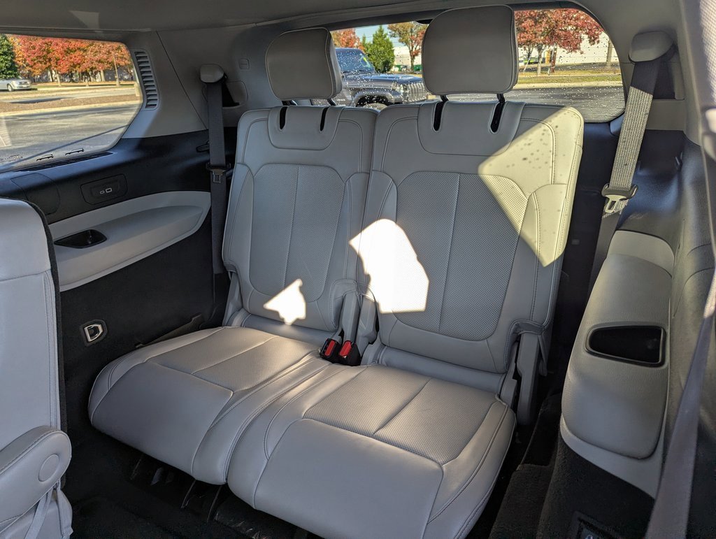 Used 2021 Jeep Grand Cherokee L Overland w/ Luxury Tech Group IV image 16