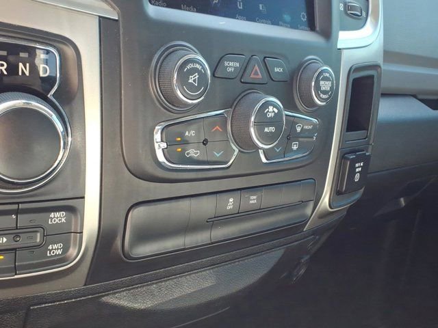 Used 2019 RAM 1500 Classic SLT w/ Luxury Group AWD/4WD image 13