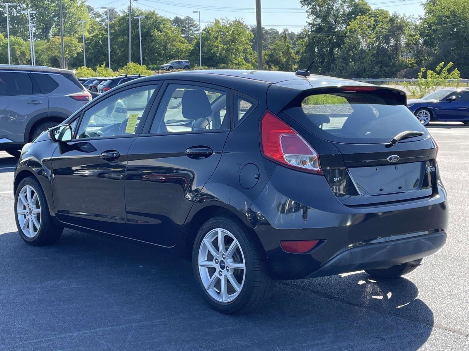 Used 2016 Ford Fiesta SE w/ Equipment Group 201A FWD image 5