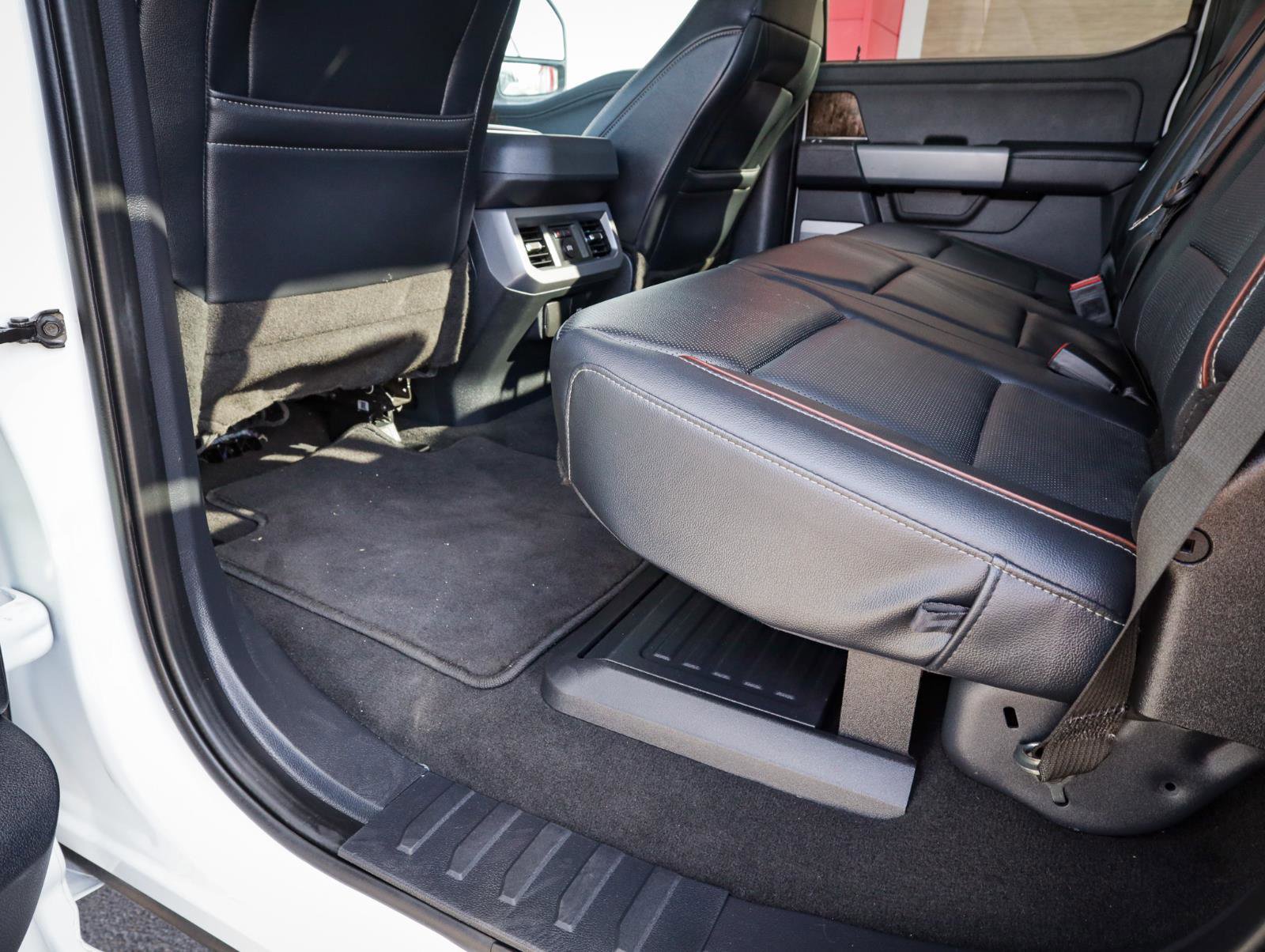 Used 2024 Ford F250 Lariat image 31