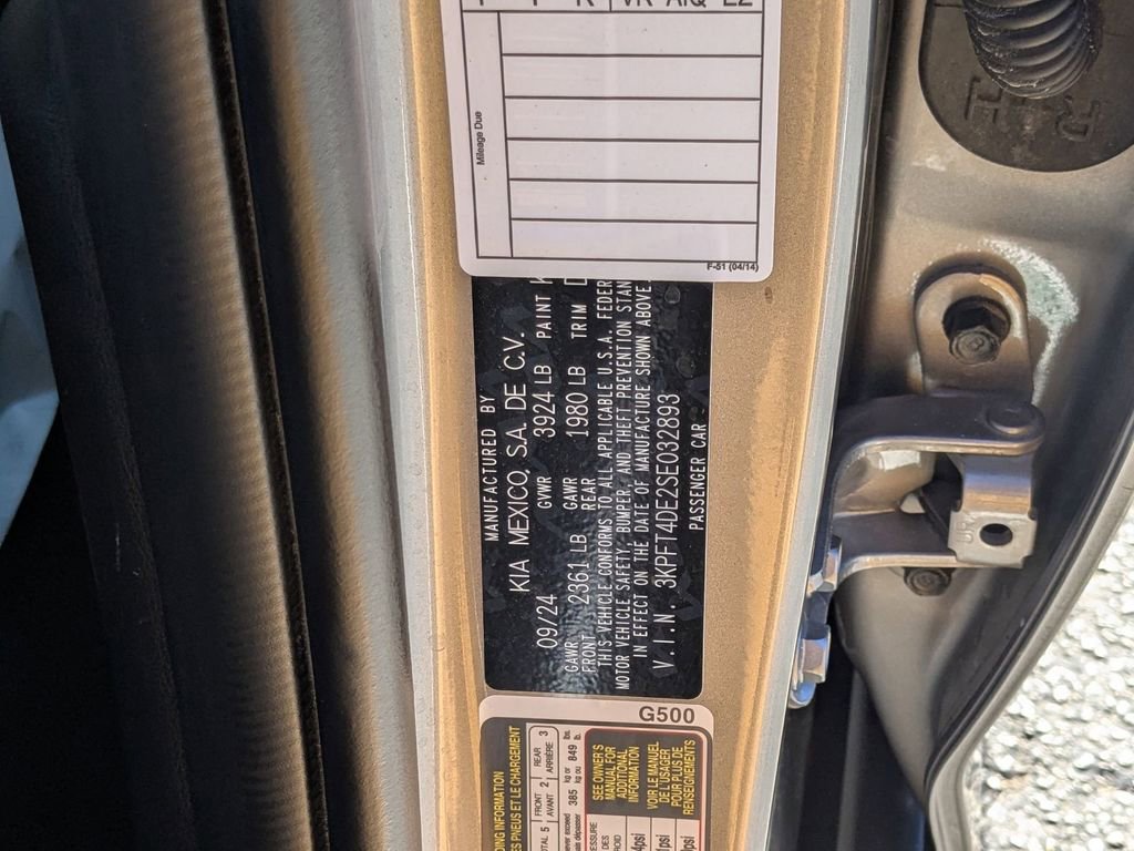 Used 2025 Kia K4 LXS image 31