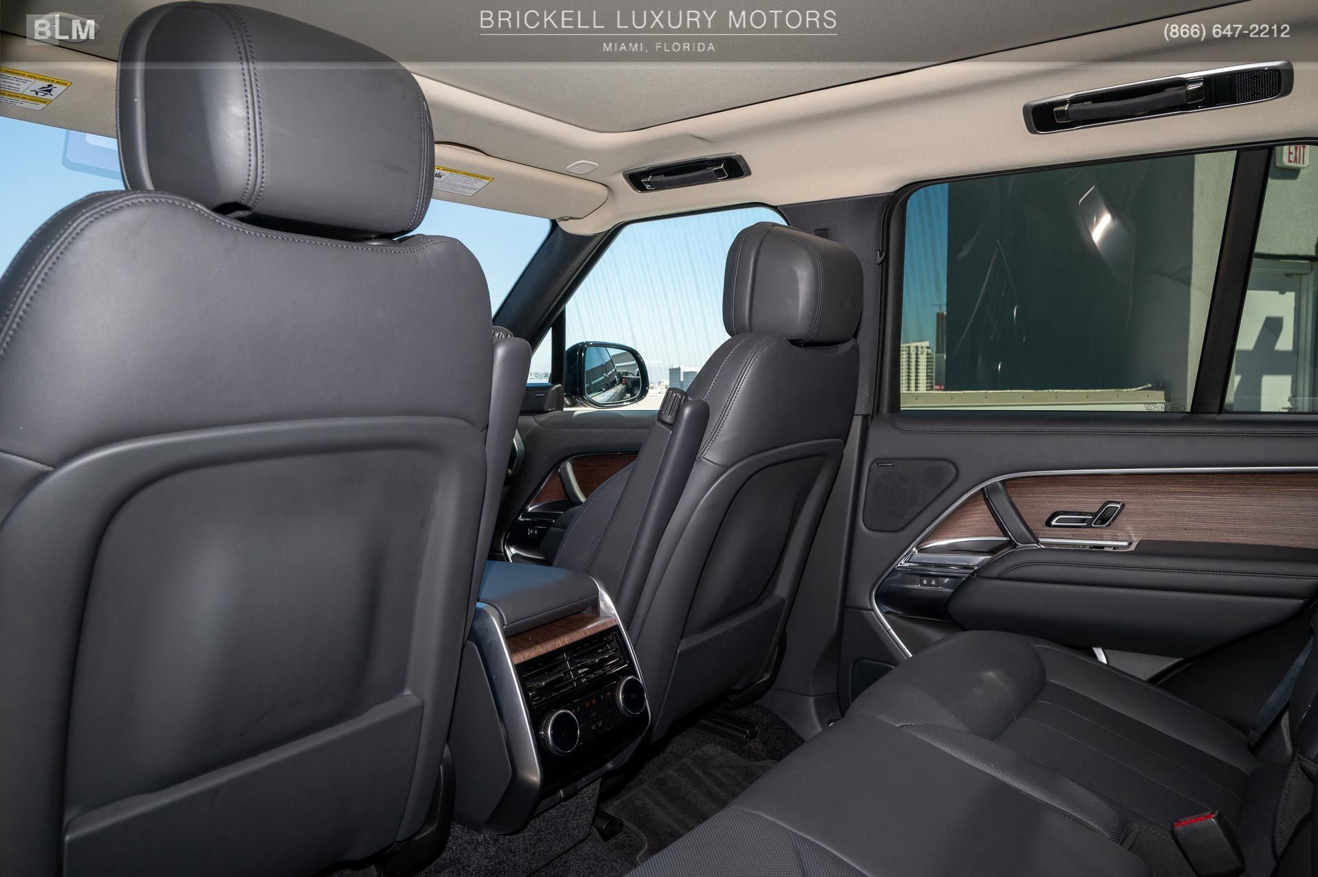 Used 2023 Land Rover Range Rover SE image 23