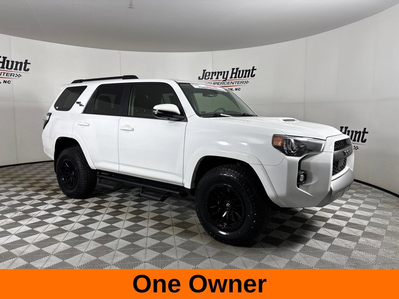 Used 2024 Toyota 4Runner TRD Off-Road Premium w/ Moonroof Package AWD/4WD image 4