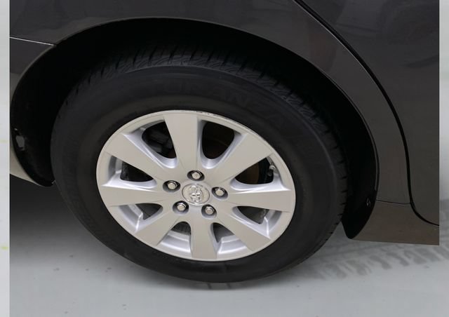 Used 2007 Toyota Camry XLE FWD image 18