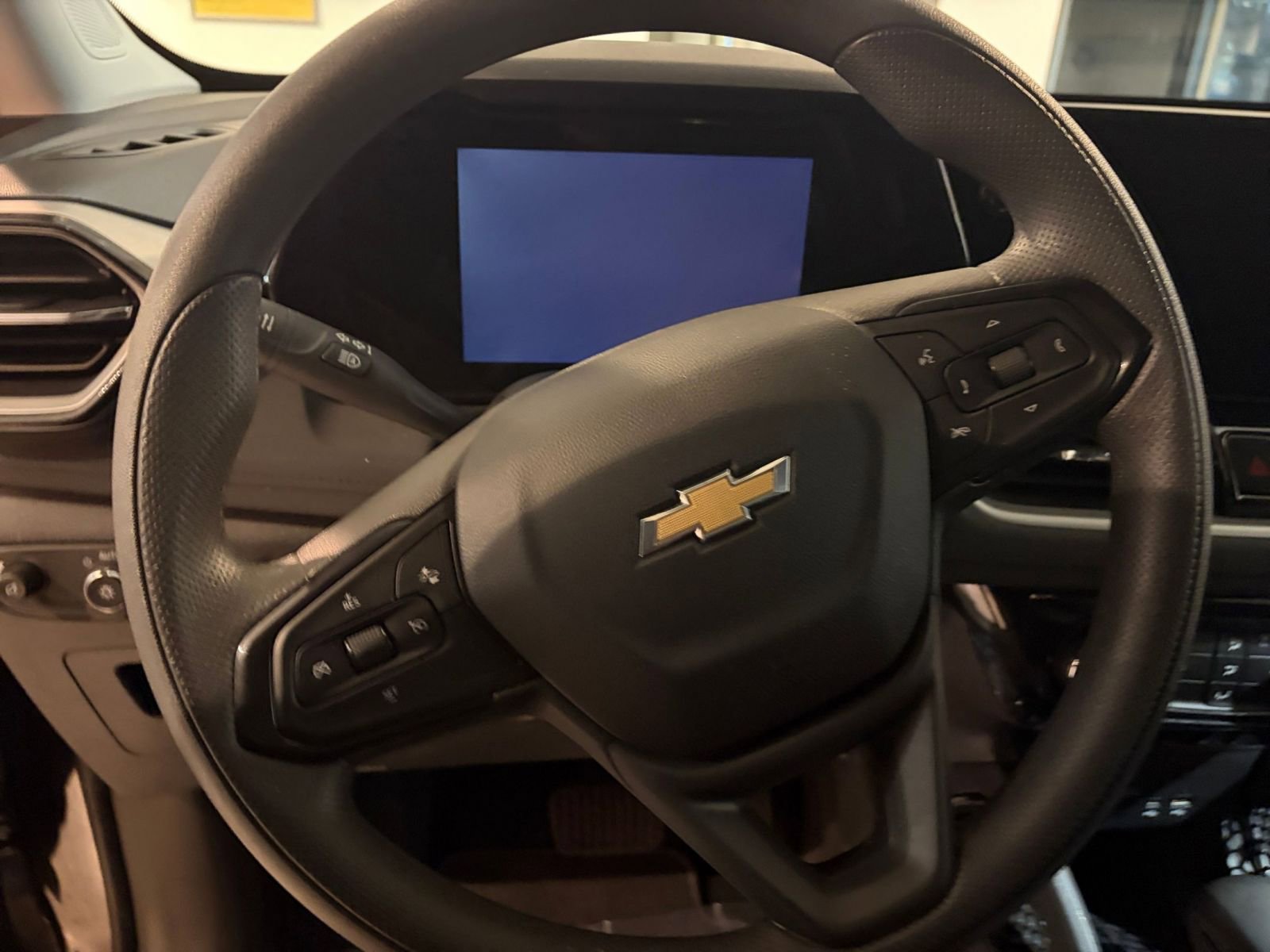 Used 2025 Chevrolet TrailBlazer LT image 27