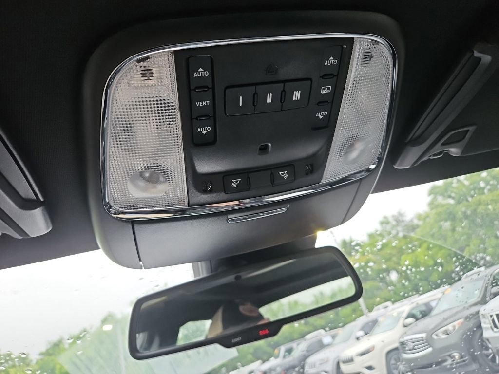 Used 2022 Chrysler 300 S w/ Comfort Group RWD image 20