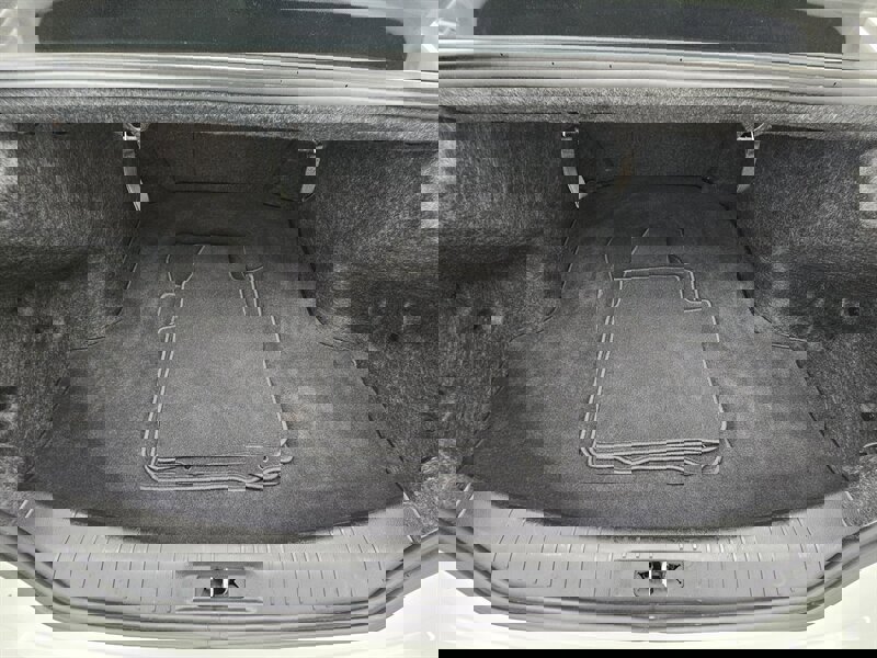 Used 2018 Nissan Maxima SR w/ Interior Lighting Package image 15