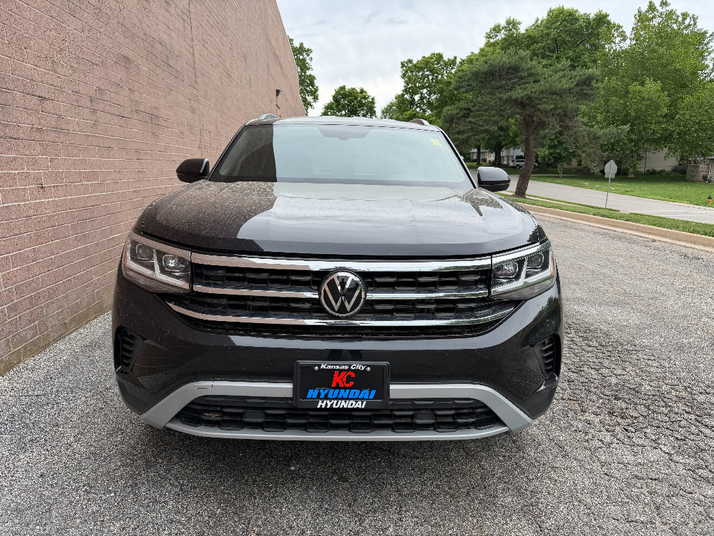 Used 2022 Volkswagen Atlas Cross Sport SE FWD image 2
