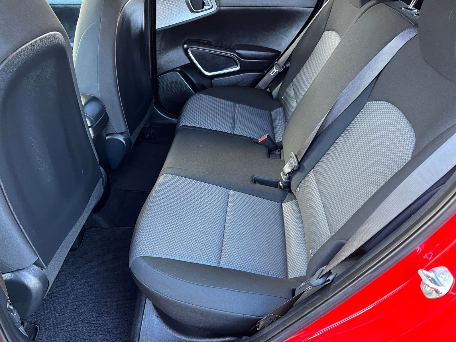 Used 2025 Kia Soul LX w/ LX Technology Package image 22