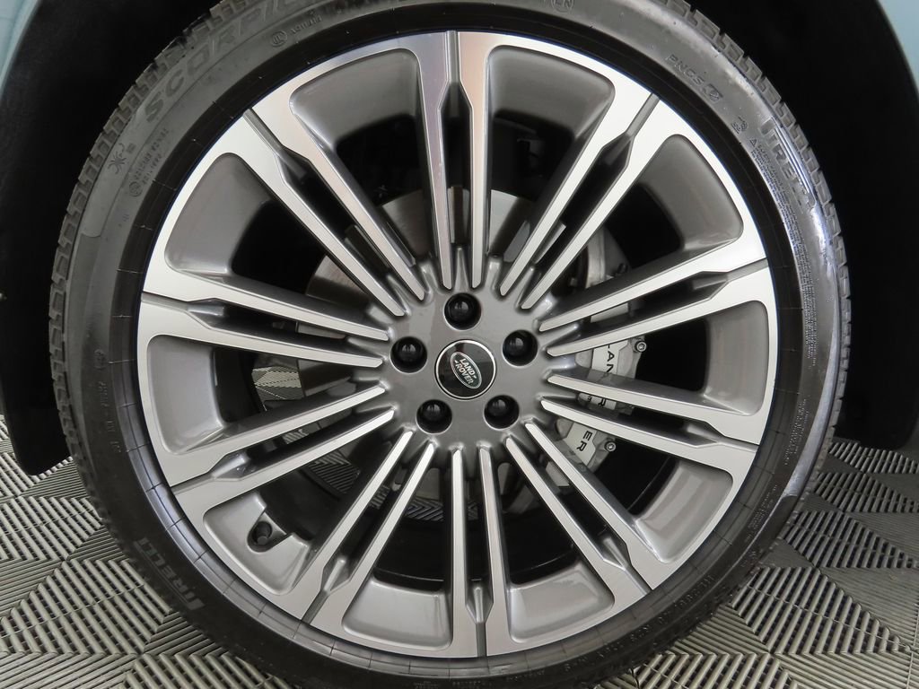 Used 2025 Land Rover Range Rover Sport SE image 27