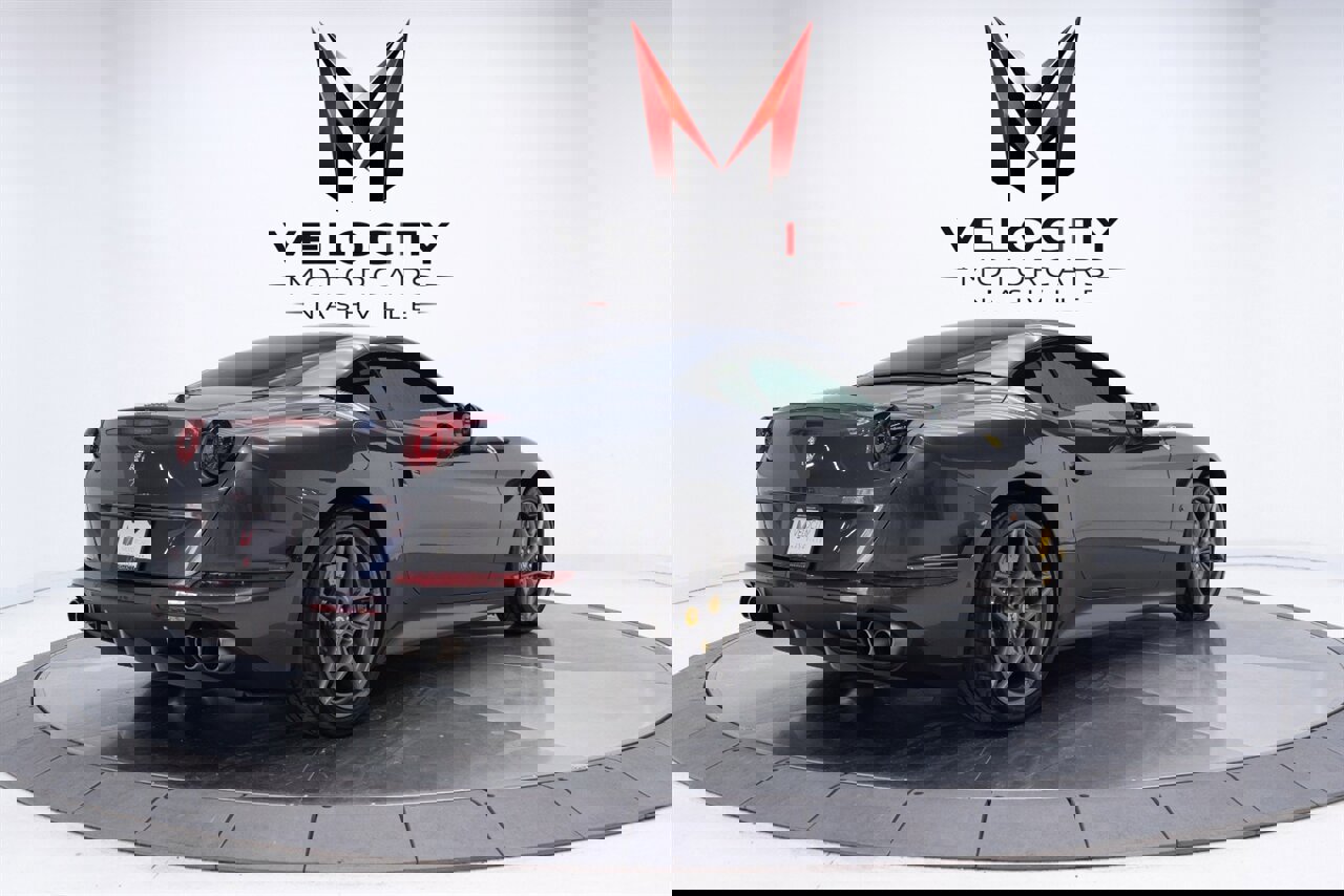 Used 2017 Ferrari California T image 11