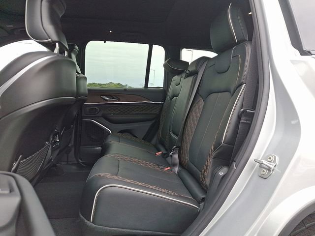 New 2025 Jeep Grand Cherokee Summit w/ Obsidian Package image 5