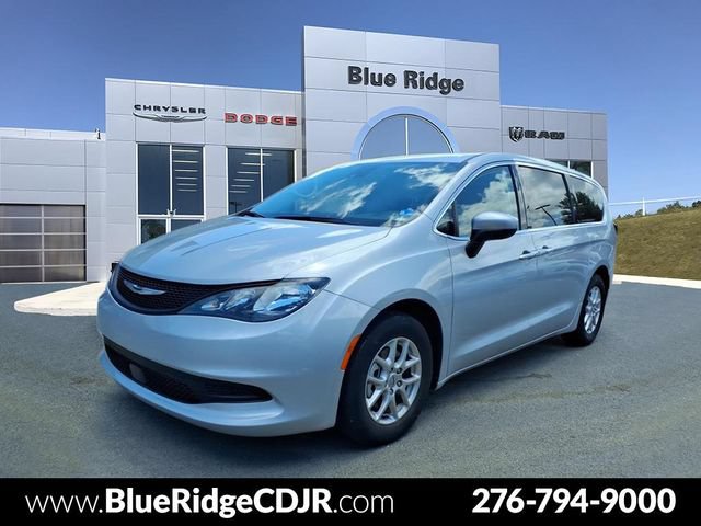 Used 2023 Chrysler Voyager LX FWD image 1