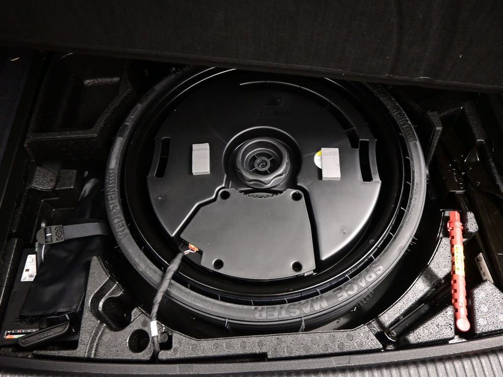 Used 2024 Audi Q5 2.0T Premium w/ Convenience Package image 44