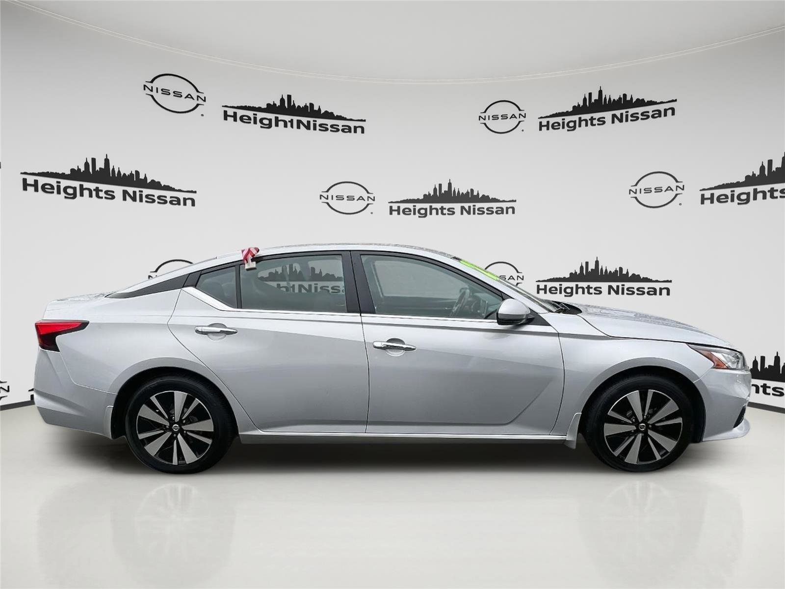 Certified 2021 Nissan Altima 2.5 SV w/ SV Premium Package image 5