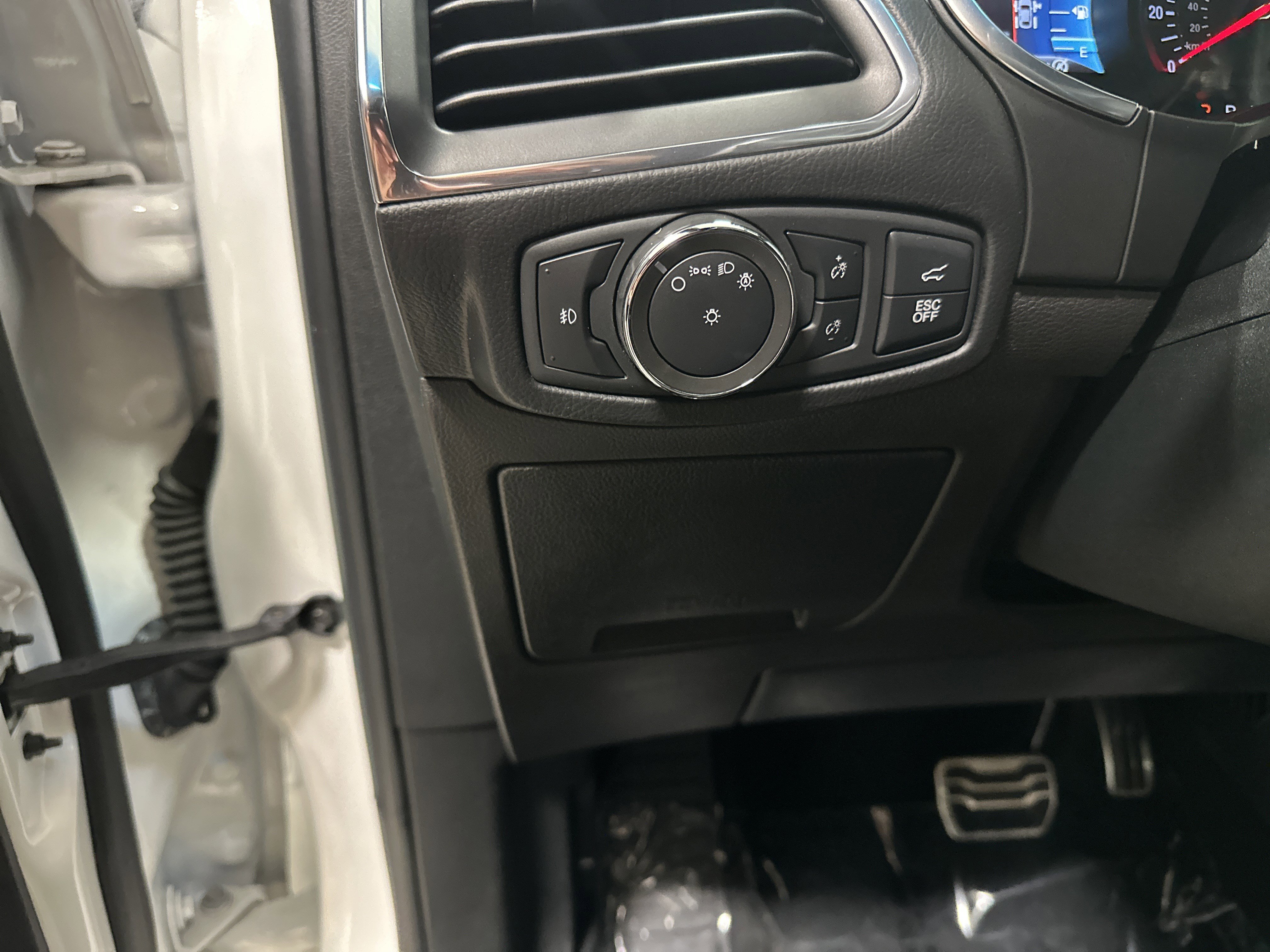 Used 2020 Ford Edge ST AWD/4WD image 37