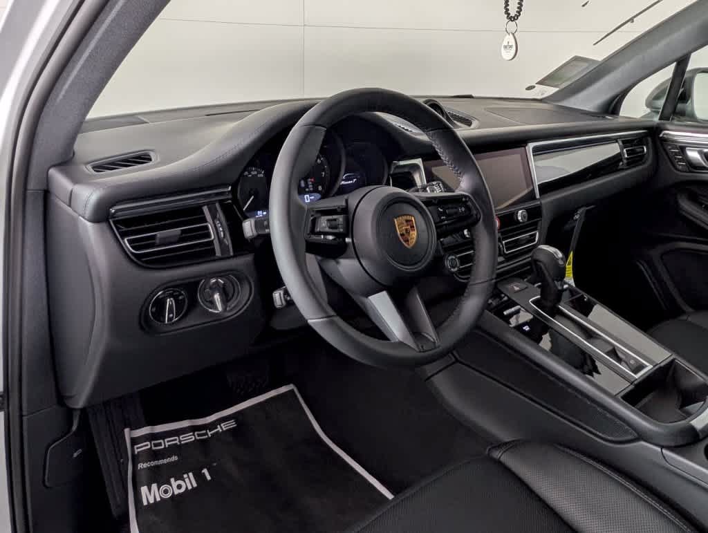 Used 2026 Porsche Macan Turbo AWD/4WD image 4