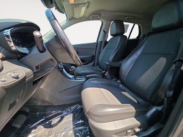 Used 2022 Chevrolet Trax LT w/ Driver Confidence Package AWD/4WD image 9