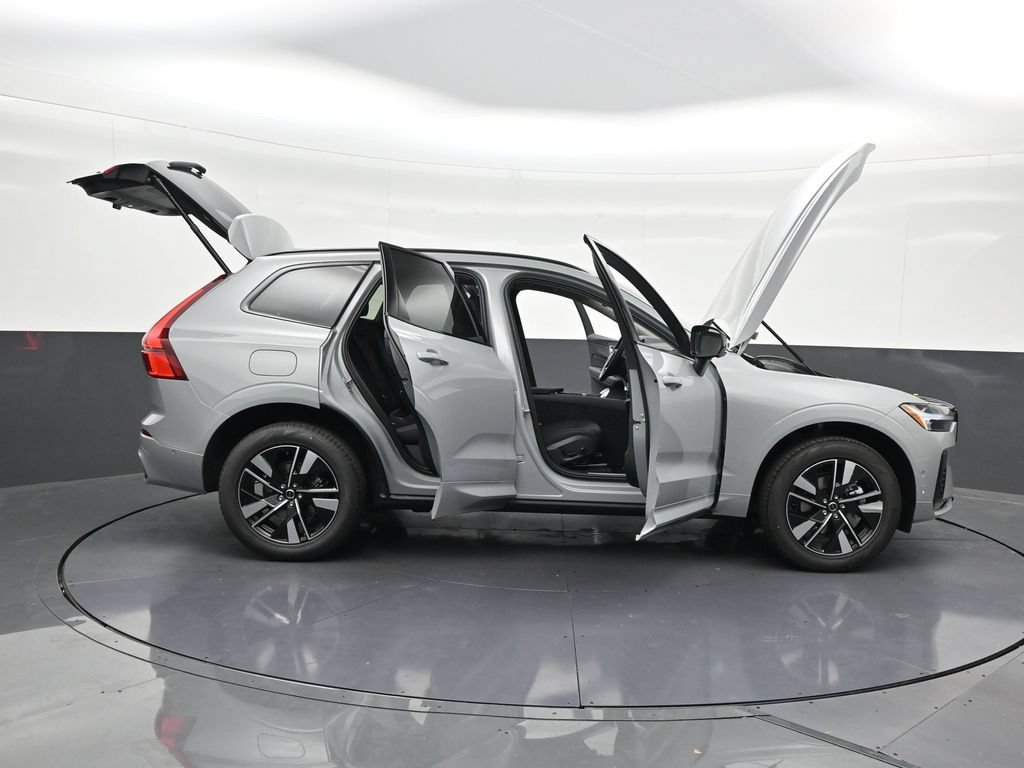 New 2026 Volvo XC60 B5 Plus AWD/4WD image 30