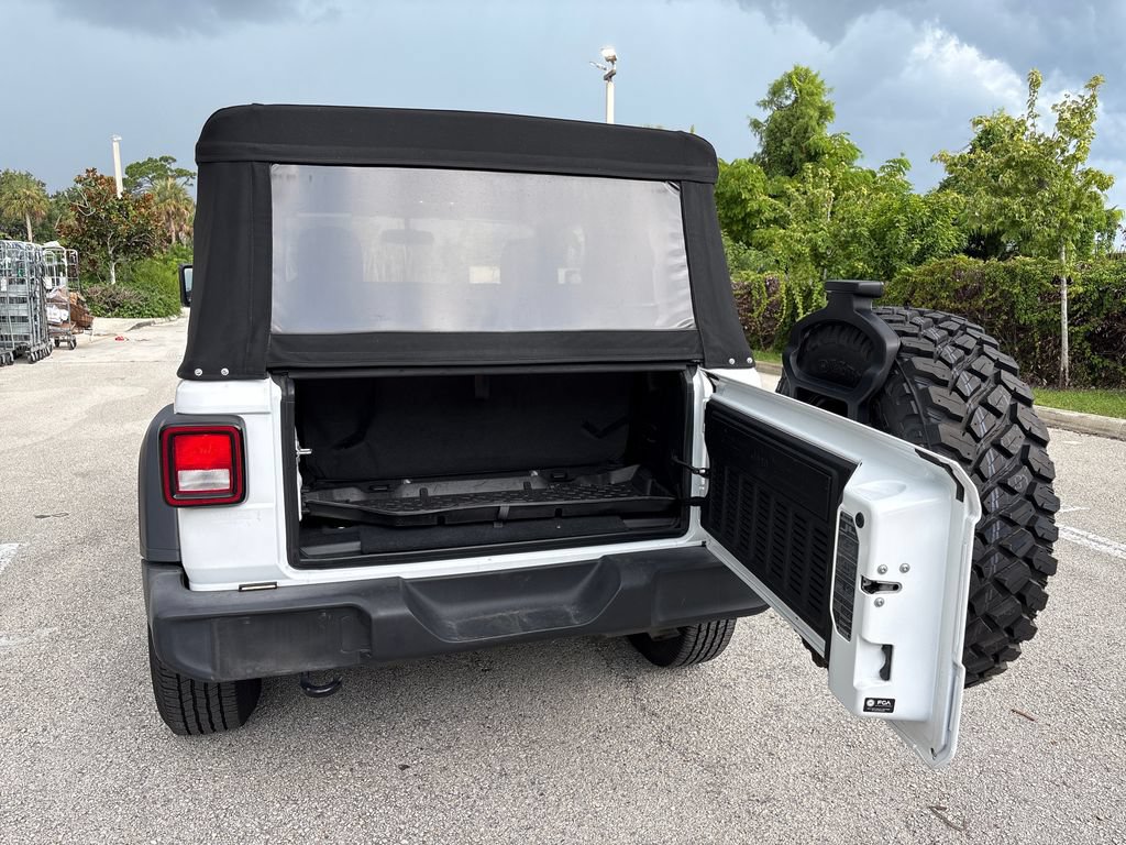 Used 2022 Jeep Wrangler Sport AWD/4WD image 10