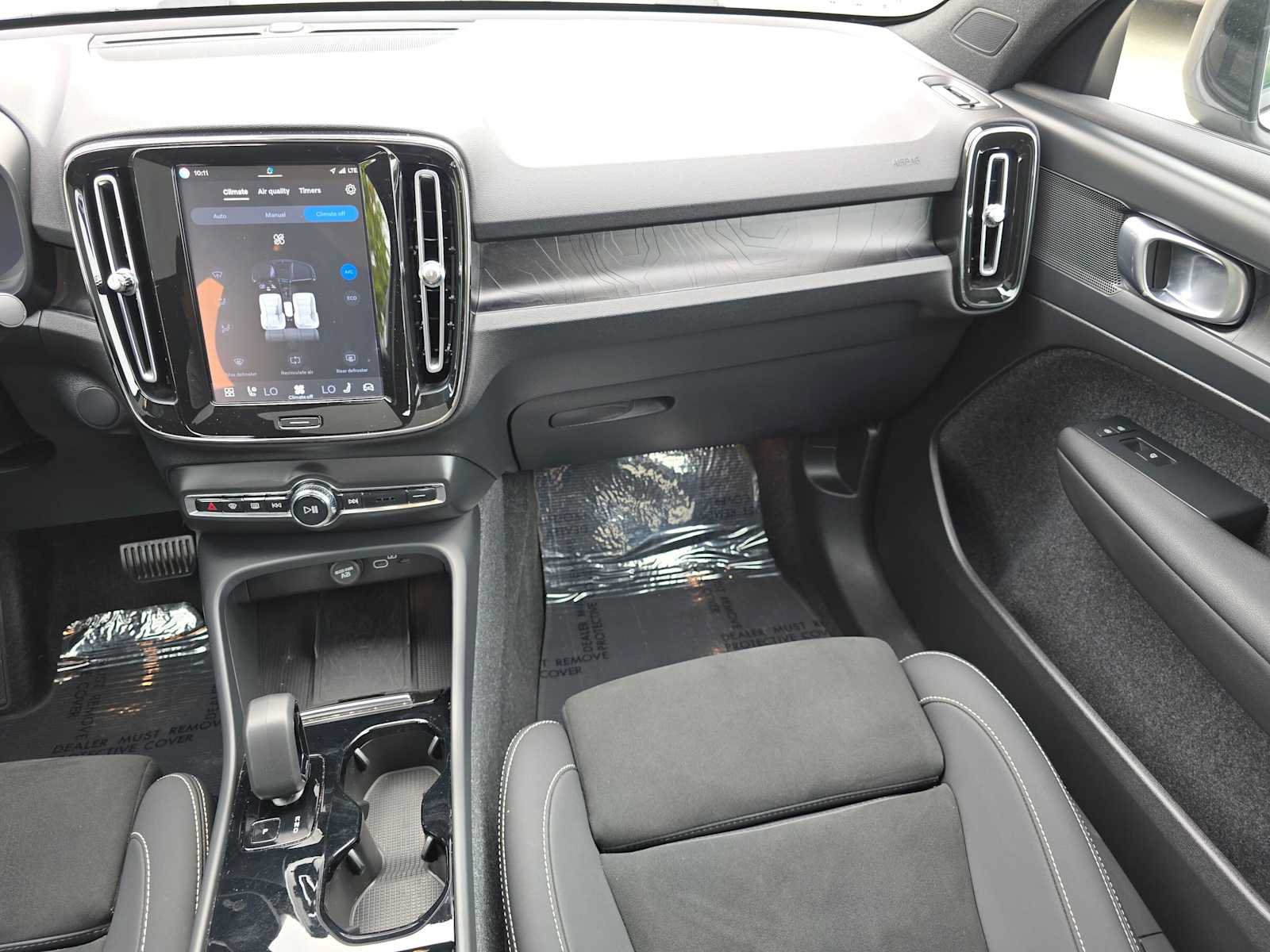 Certified 2023 Volvo C40 P8 Recharge Plus w/ Climate Package AWD/4WD image 19