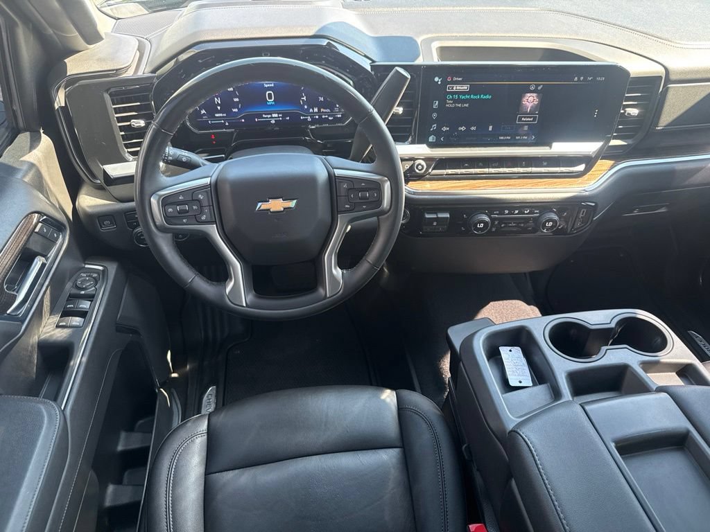 Used 2023 Chevrolet Silverado 1500 LT w/ Leather Package AWD/4WD image 29