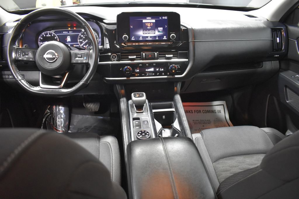 Certified 2023 Nissan Pathfinder SV image 13