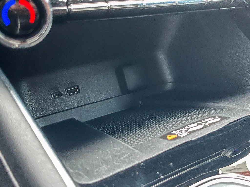 Used 2025 Chevrolet Traverse Z71 w/ Enhanced Driving Package image 32