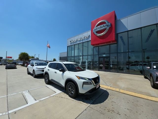 Used 2023 Nissan Rogue S image 1