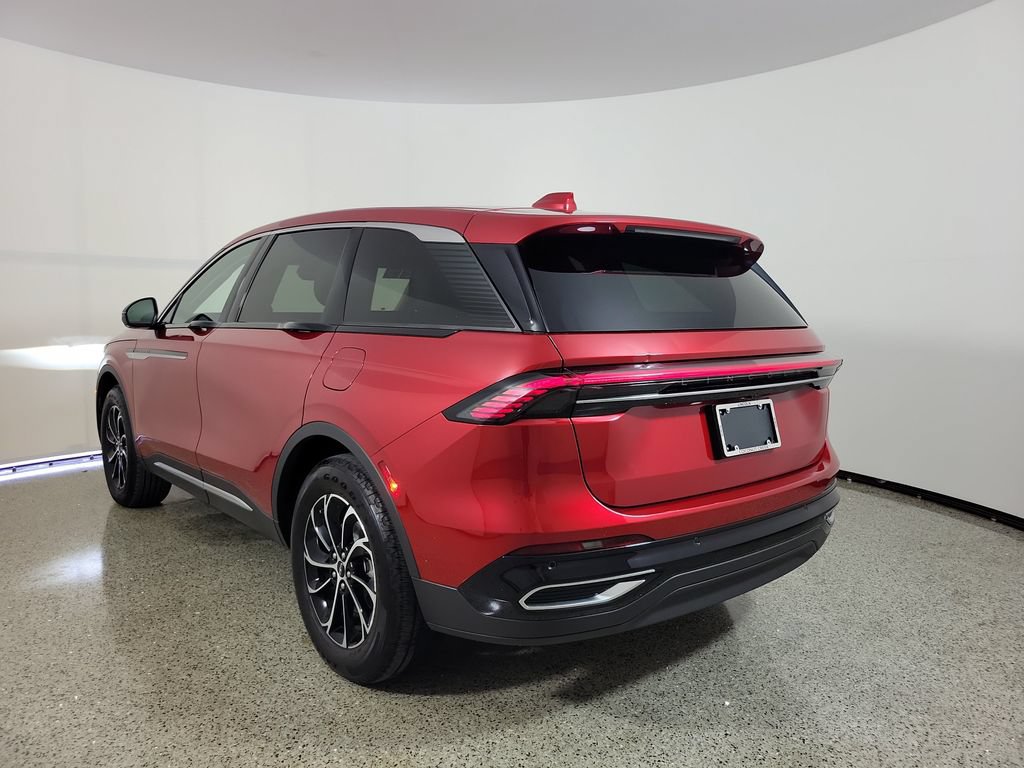 Certified 2025 Lincoln Nautilus Premier AWD/4WD image 3