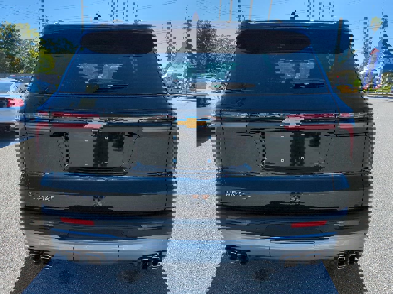 Used 2025 Chevrolet Traverse LT image 5