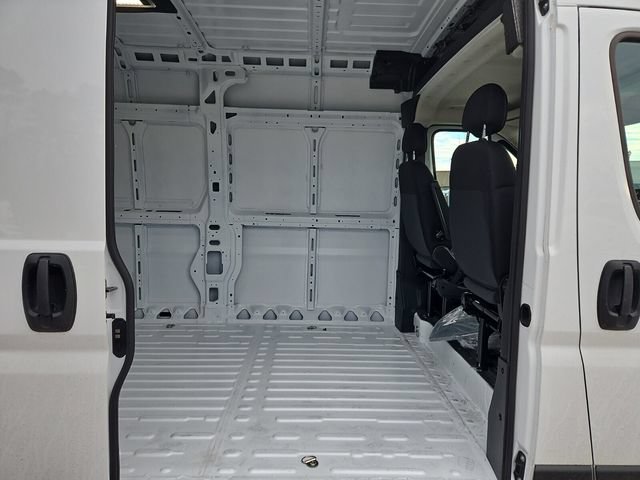New 2026 RAM ProMaster 2500 w/ Storage Group FWD image 7