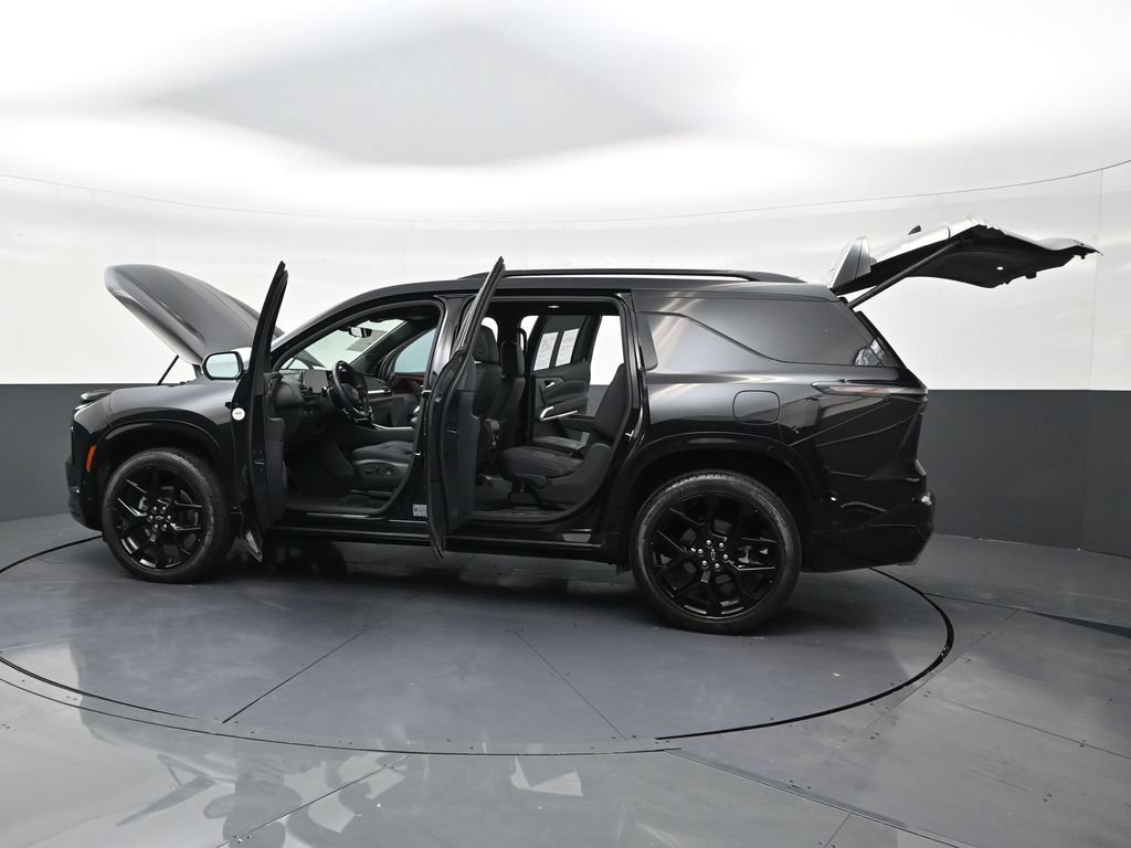 Used 2024 Chevrolet Traverse RS FWD image 27