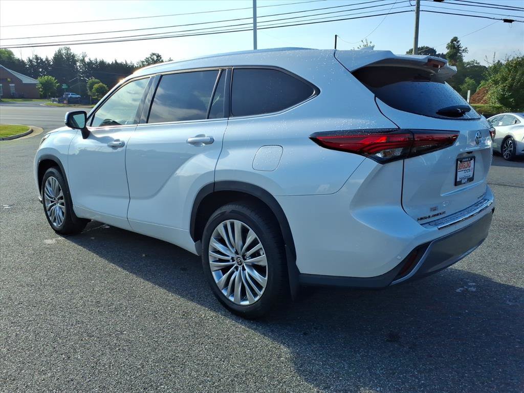 Used 2023 Toyota Highlander Platinum AWD/4WD image 12