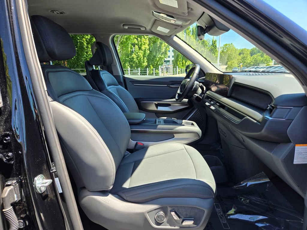 Certified 2024 Kia EV9 Light Long Range RWD image 12