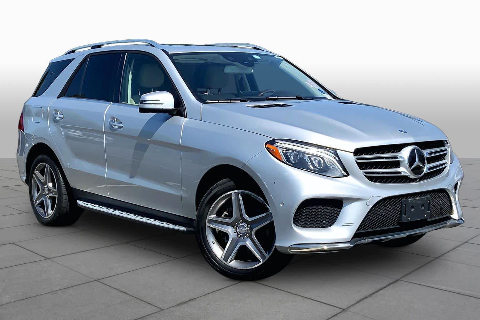 Used 2017 Mercedes-Benz GLE 400 4MATIC image 3