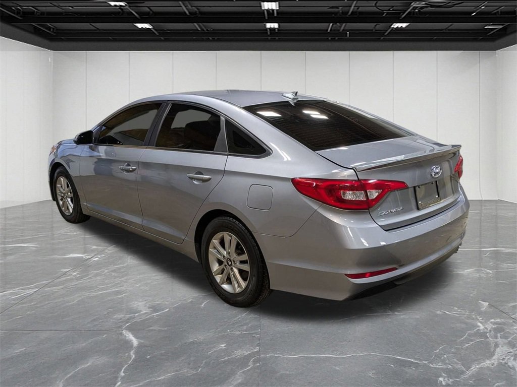 Used 2016 Hyundai Sonata SE image 3